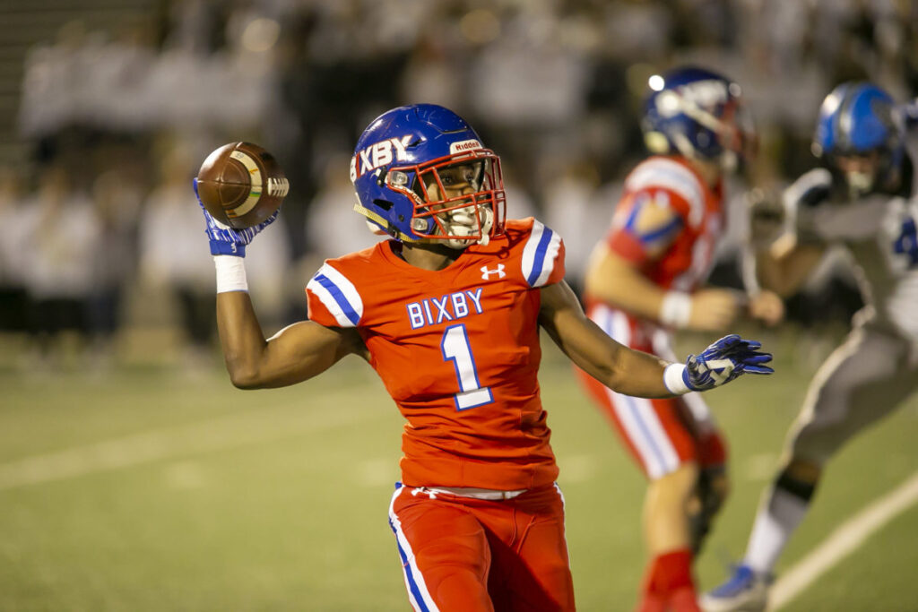 The Best High School Football Uniforms: #24-22 - 18 Stripes